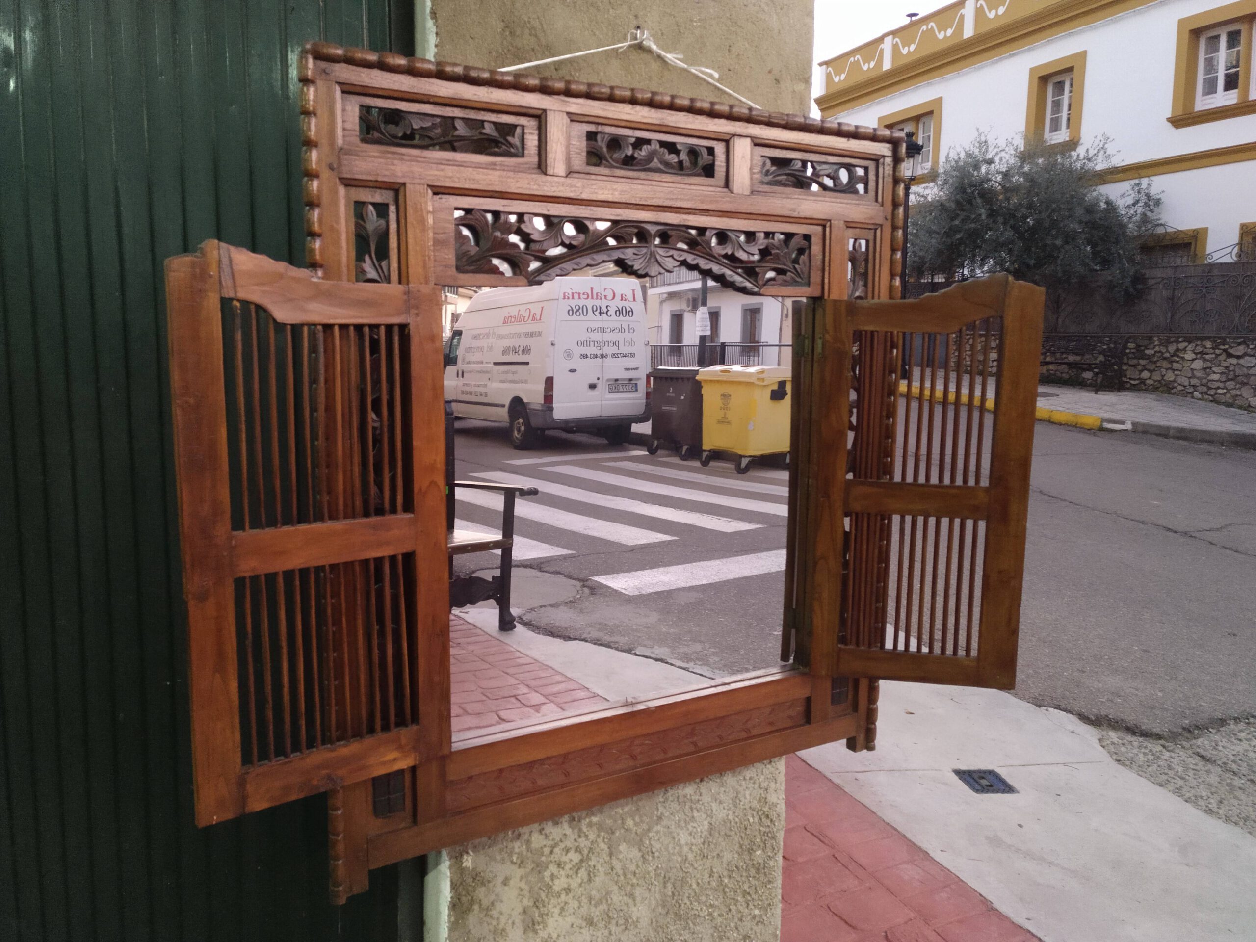 Ventana decorativa con 2 puertas y con espejo de madera de cerezo 2