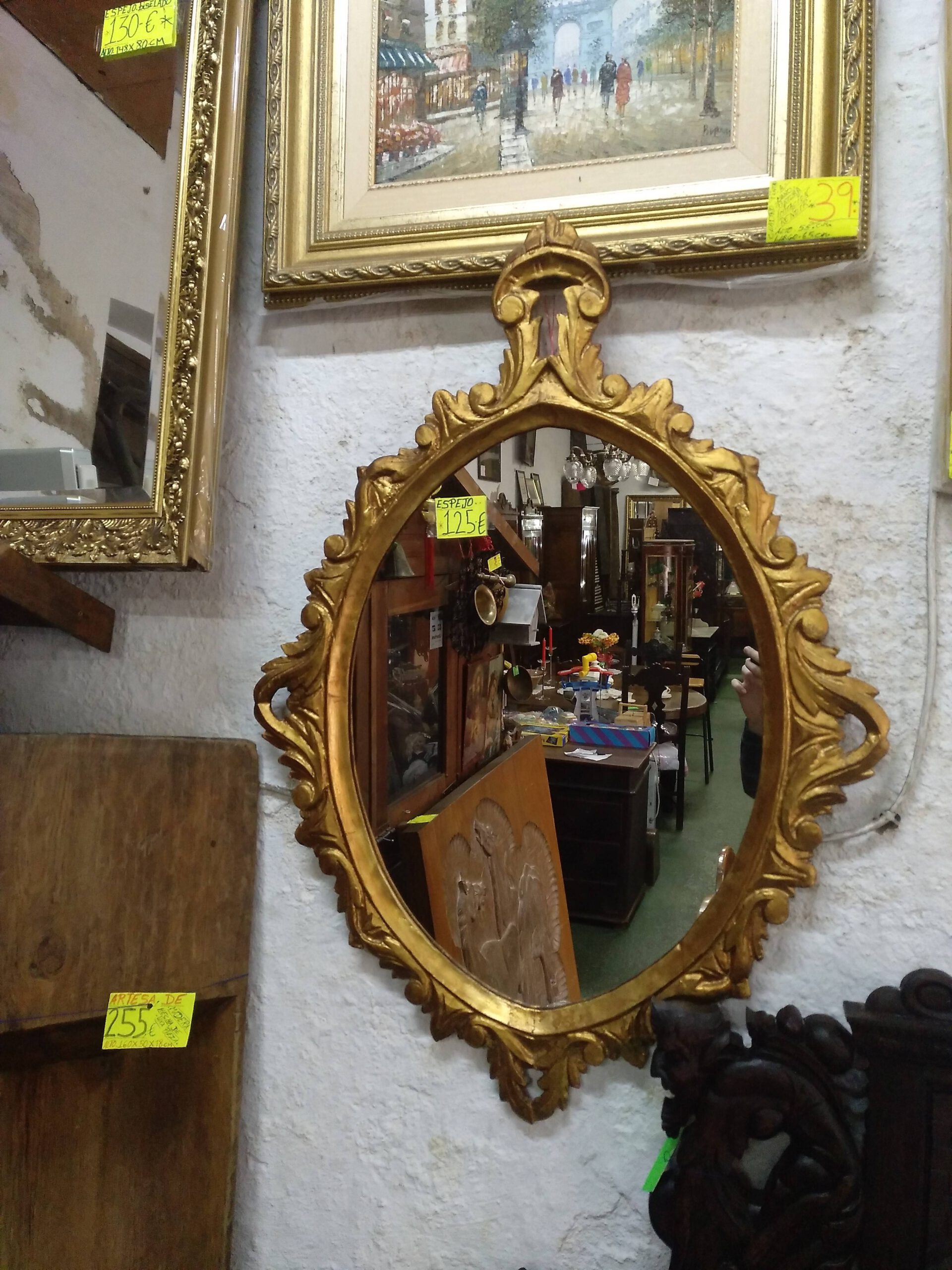 Espejo de madera tallado