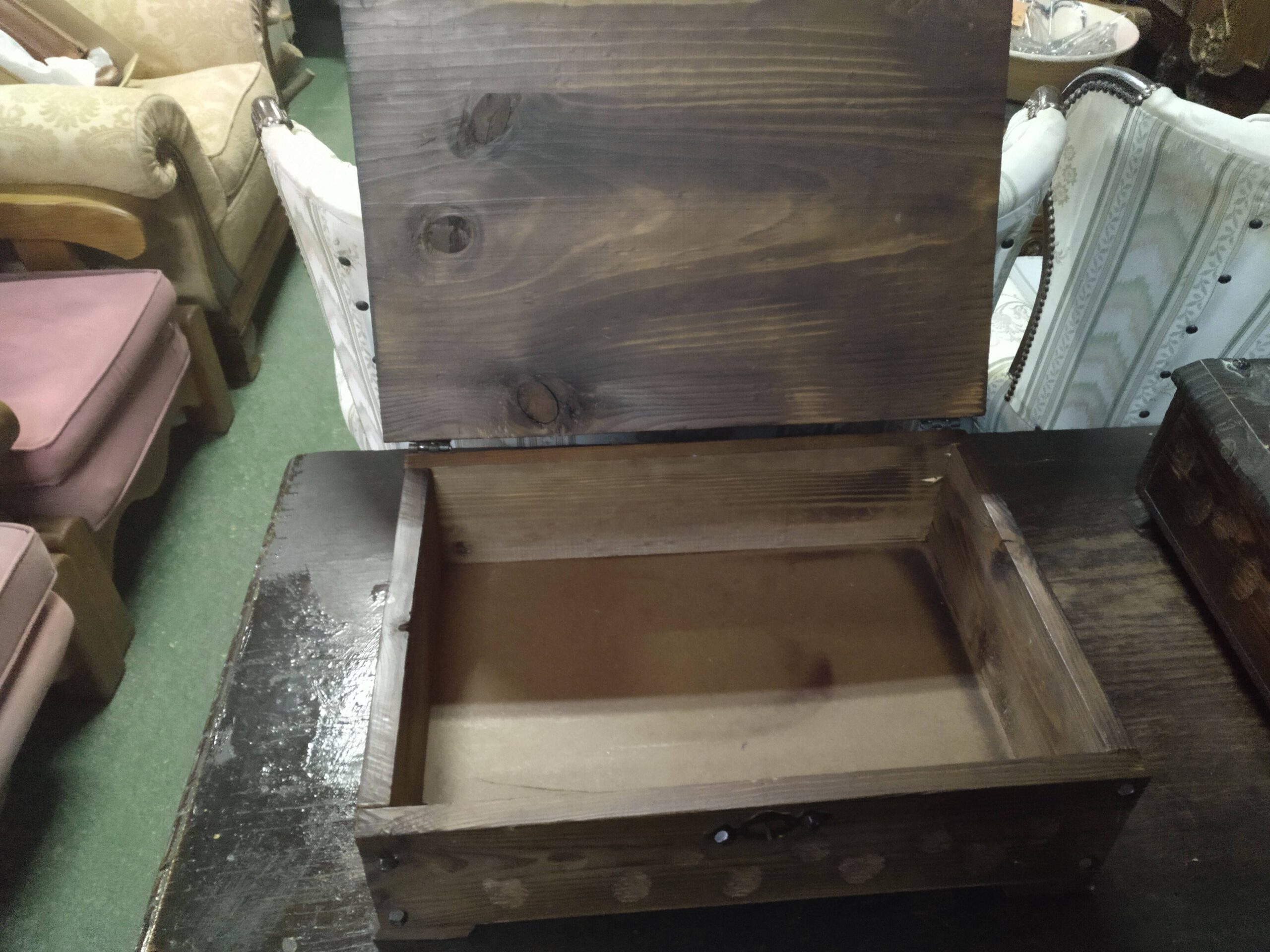 Caja de madera con talla modelo 2 3
