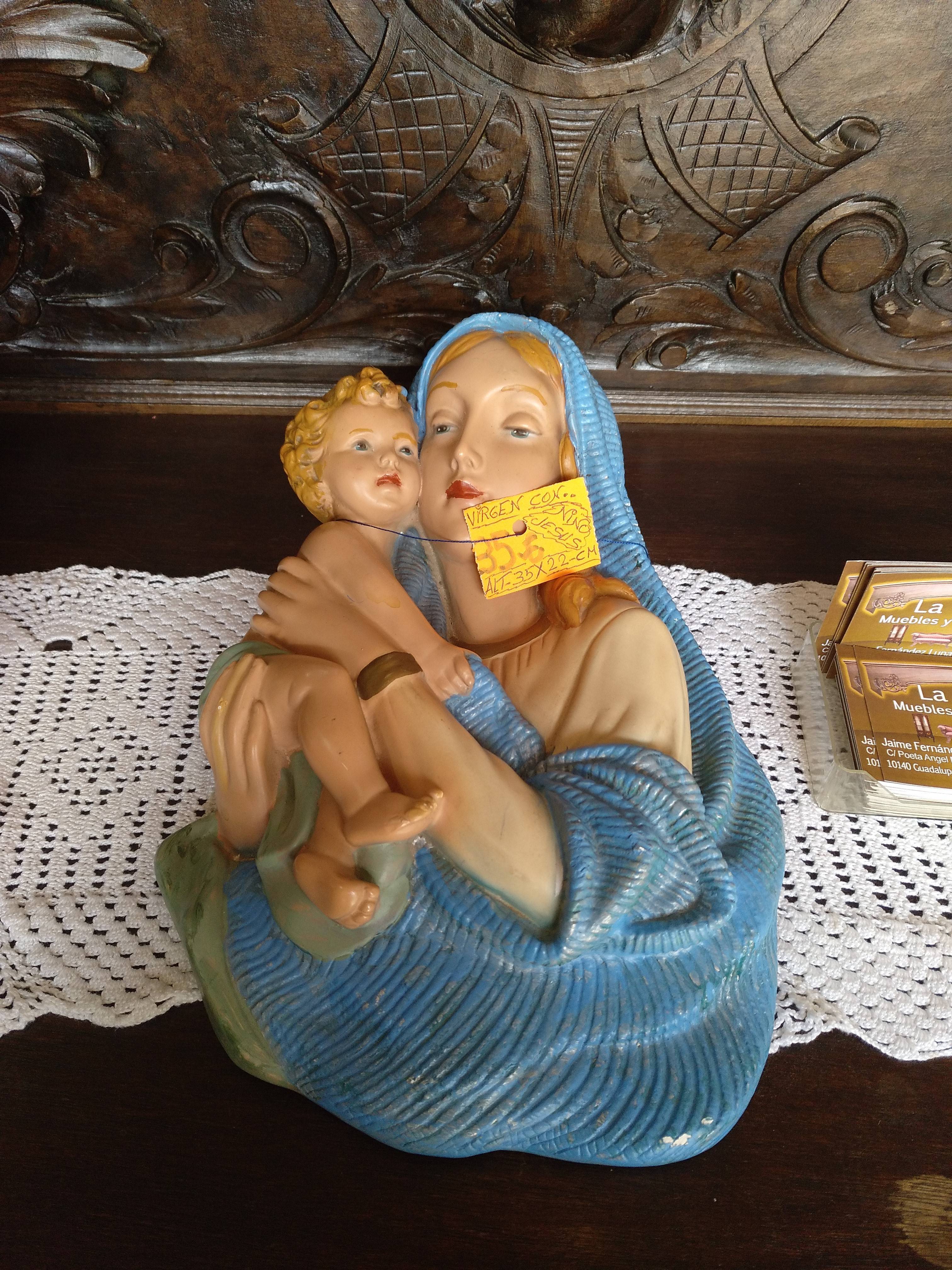 Figura de escayola Virgen con Niño Jesús