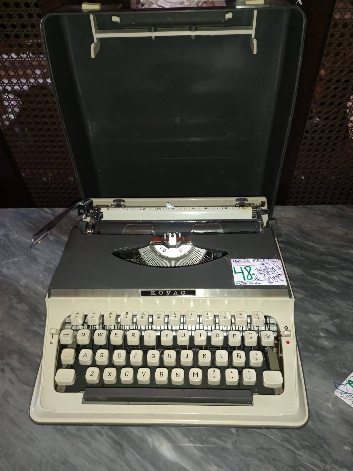 Máquina de escribir Kovac M-101-A 2