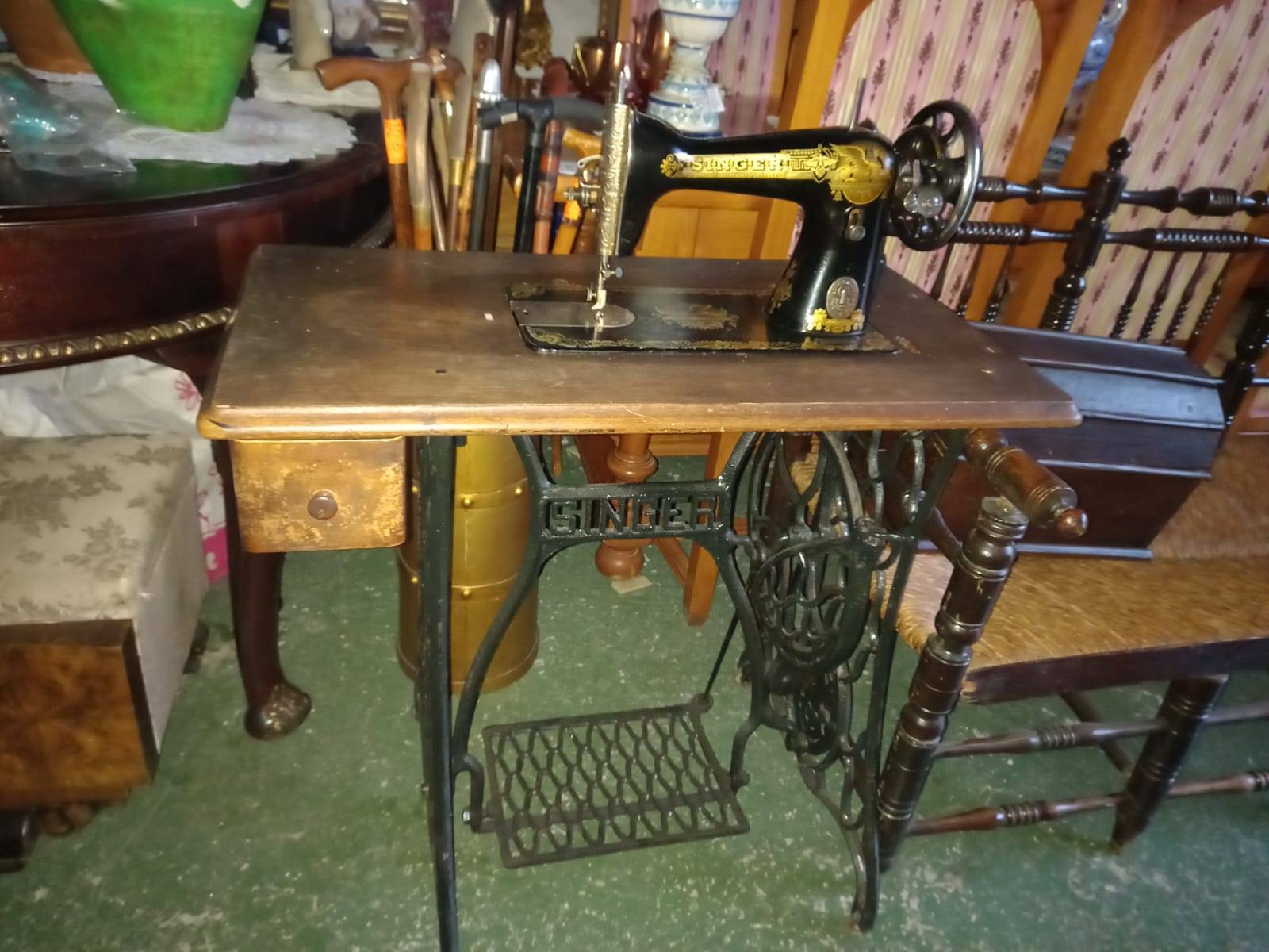 Máquina de coser Singer antigua año 1924 1
