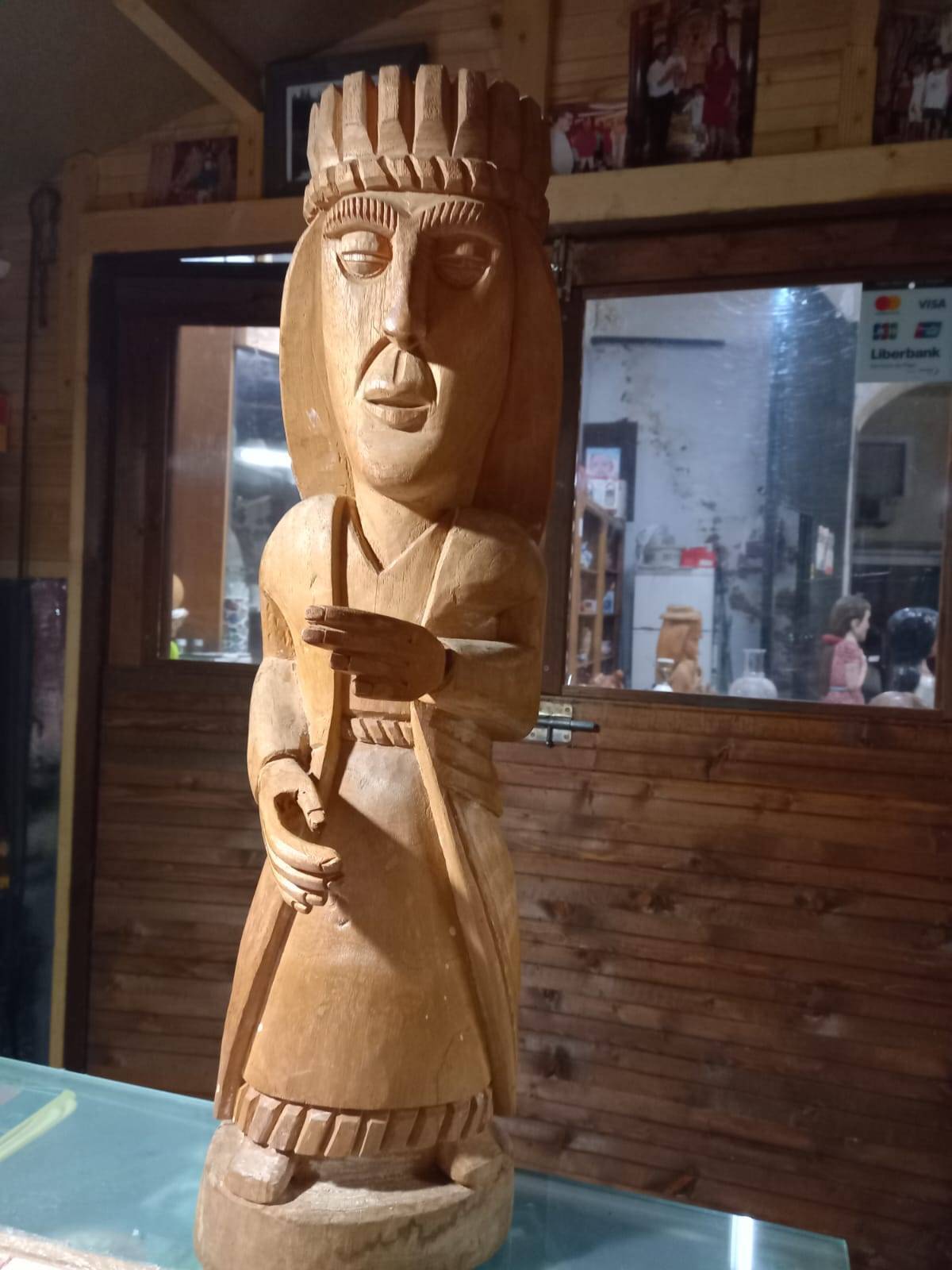 Escultura de madera modelo 3