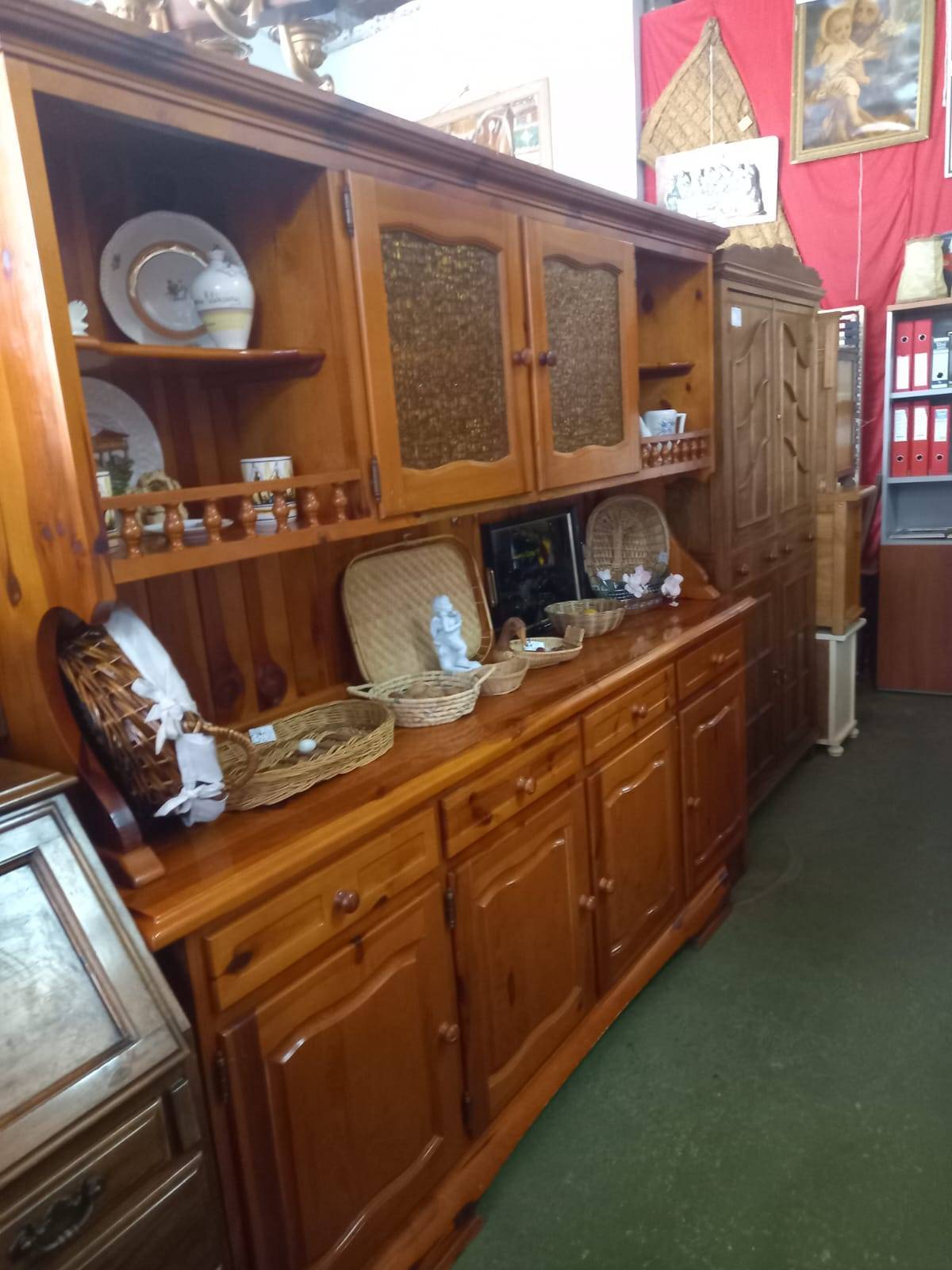 Mueble de comedor de pino provenzal 2