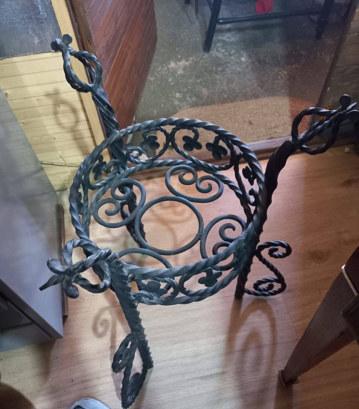 Soporte de forja hierro forjado antiguo 2