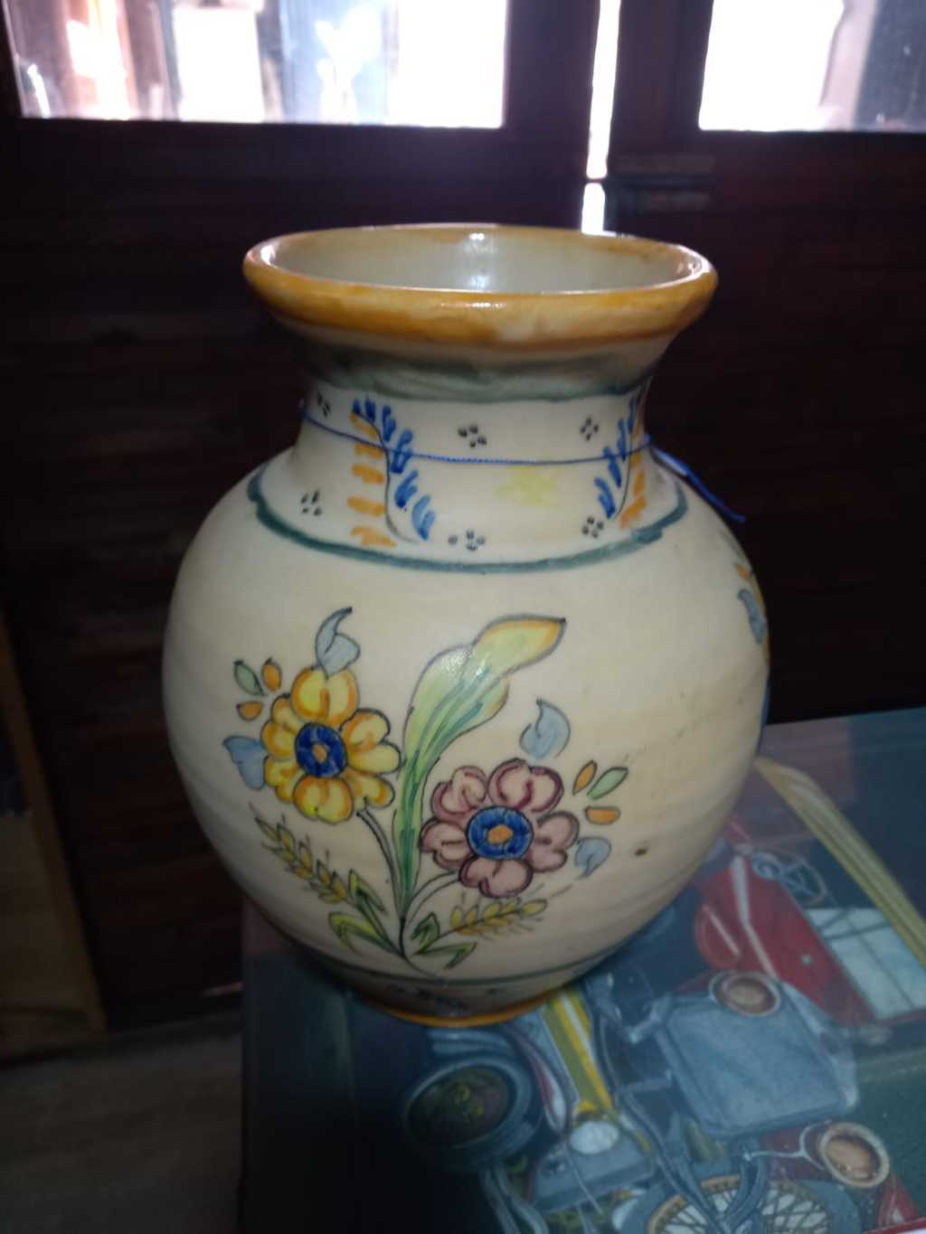 Jarrón de cerámica pintado a mano 1