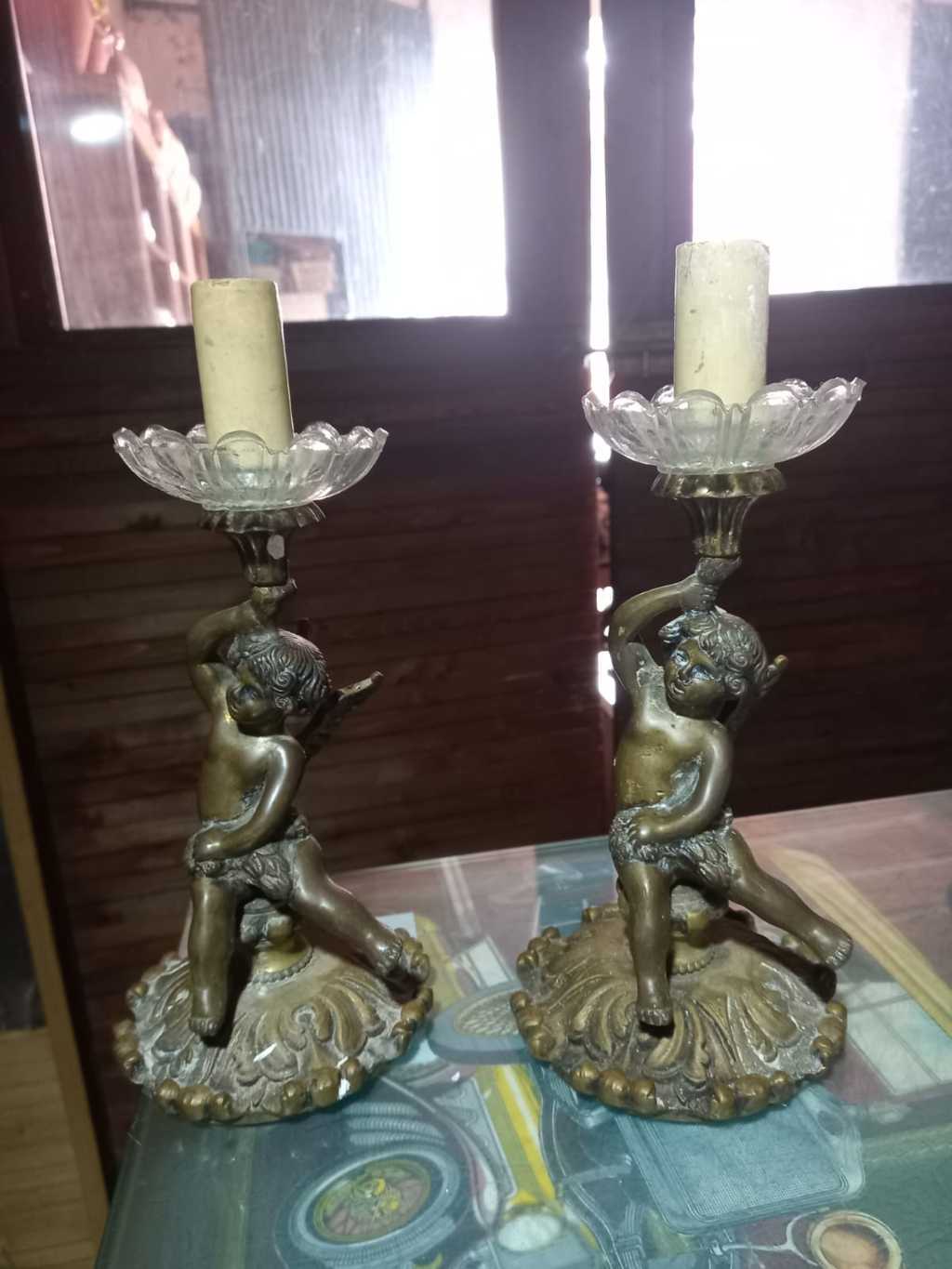 Pareja de lámparas de bronce antiguas