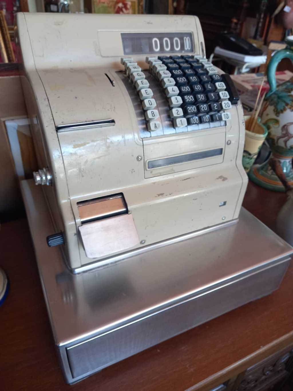 Máquina registradora marca Gispert Barcelona años 70-80 1