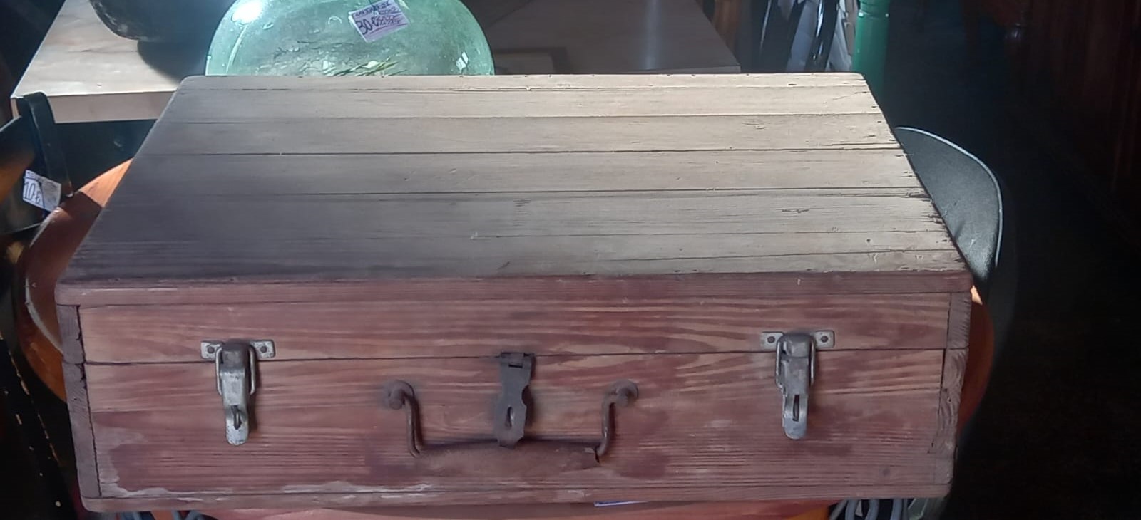 Maleta antigua de madera de los años 60 1