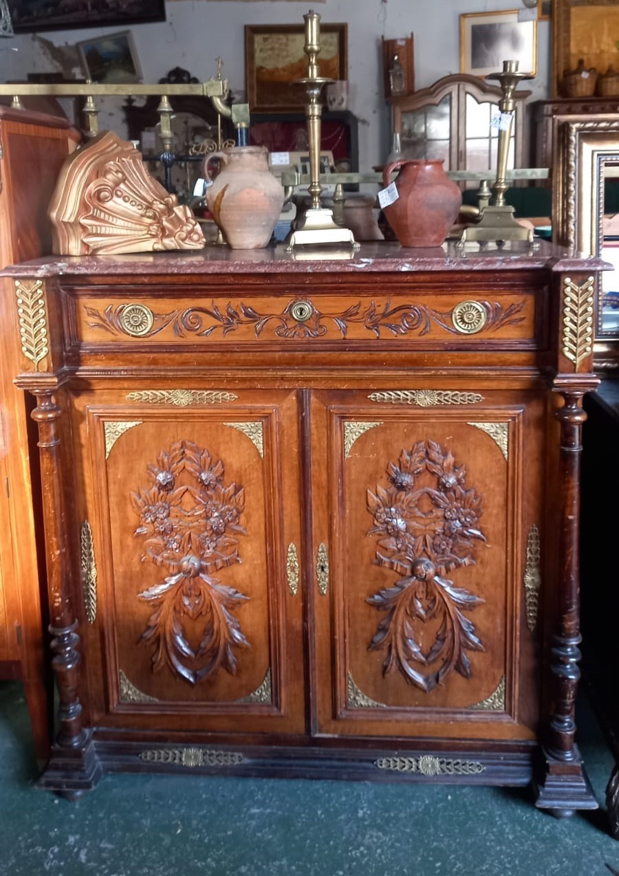 Aparador con 2 puertas, 1 cajón y tapa de mármol 1