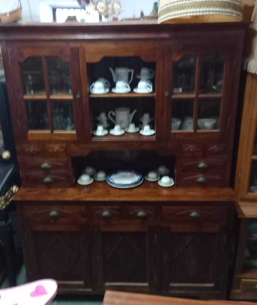 Aparador de madera de teca maciza