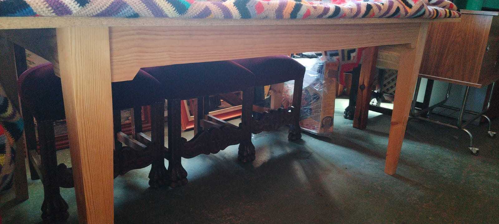 Mesa de madera con cristal 3