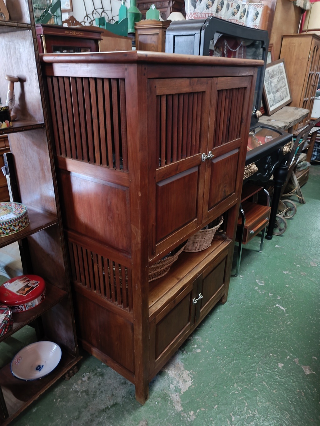 Alacena de madera maciza tropical con 4 puertas 2