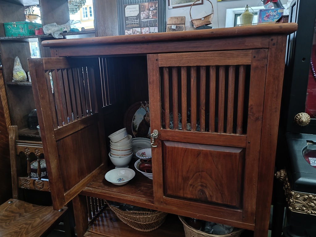 Alacena de madera maciza tropical con 4 puertas 4