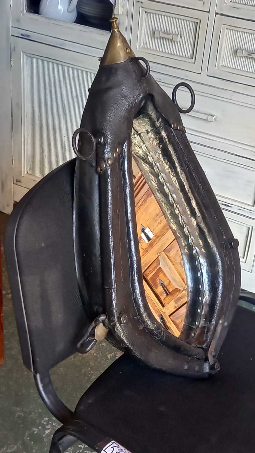 Collera antigua francesa transformada en espejo del siglo XIX 2