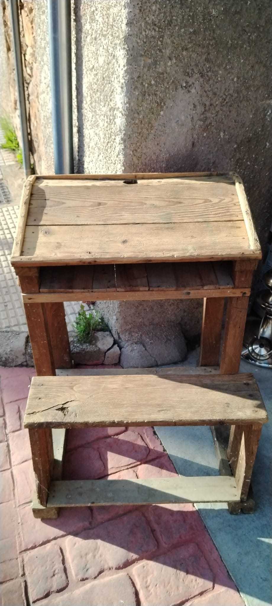 Pupitre escolar de madera de mediados del siglo XX 1