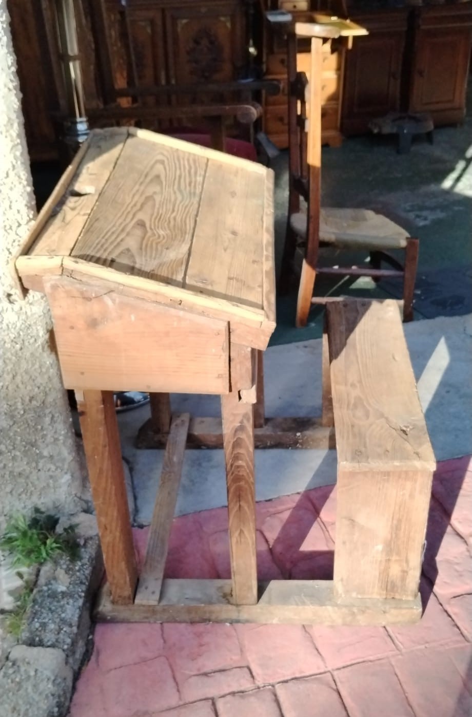 Pupitre escolar de madera de mediados del siglo XX 3