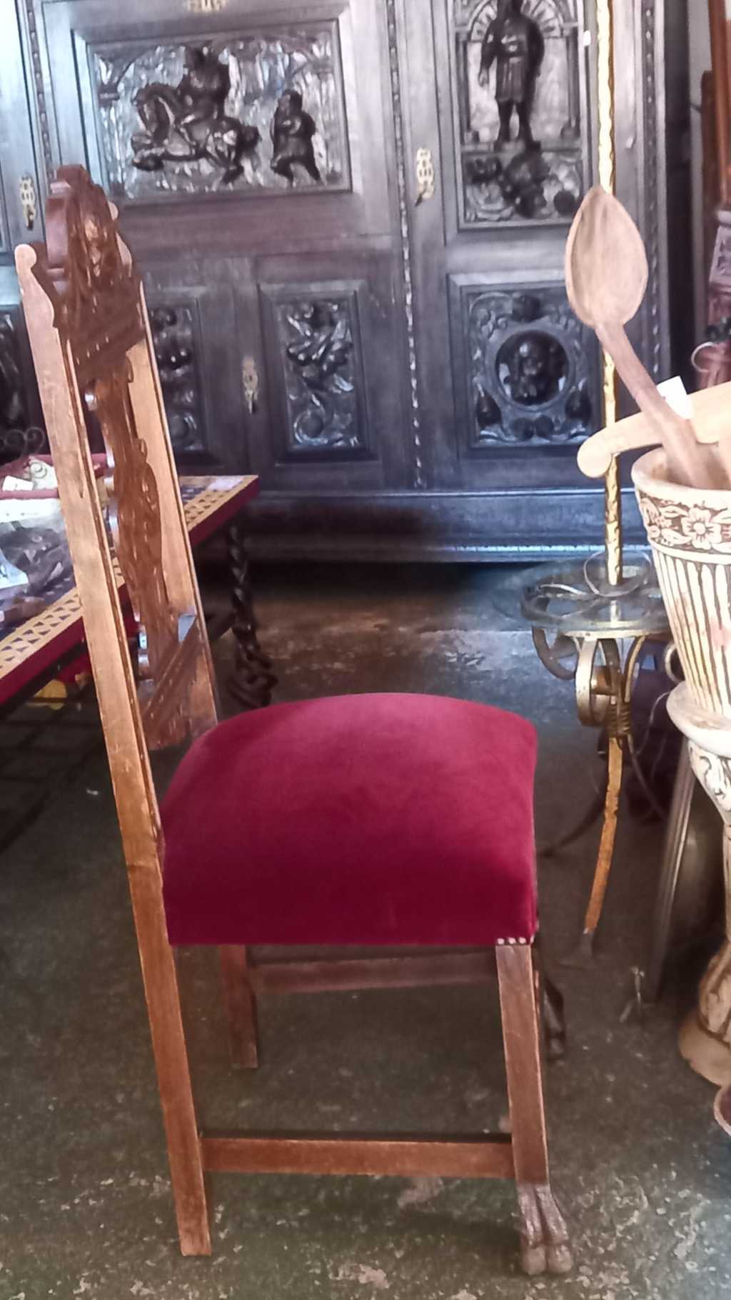 Silla del renacimiento tallada a mano 2