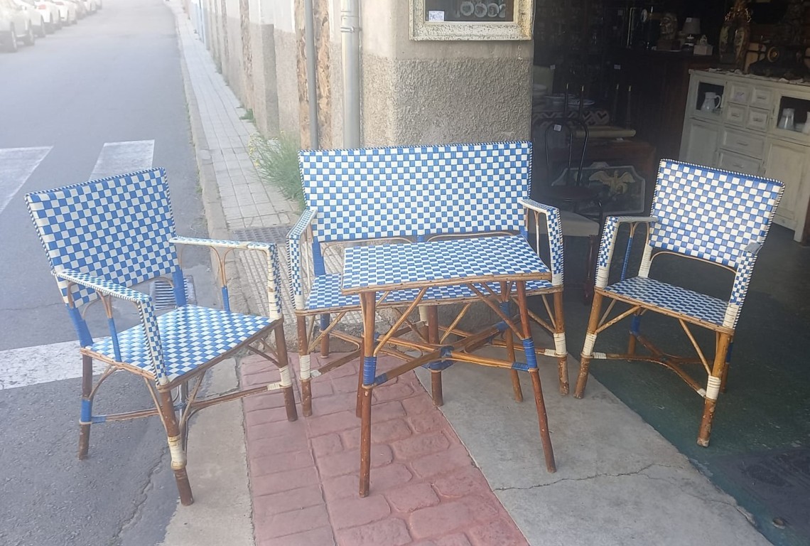 Juego mesa con 2 sillones y sillón doble de estructura de ratán y tejido entrelazado 1