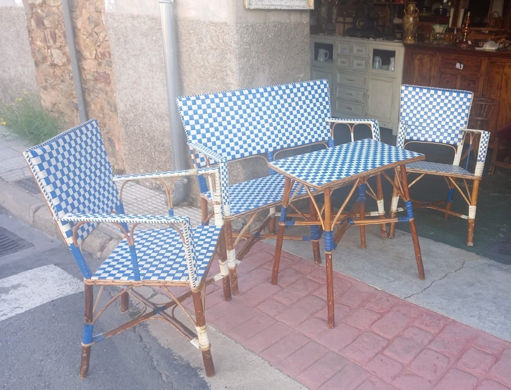 Juego mesa con 2 sillones y sillón doble de estructura de ratán y tejido entrelazado 2