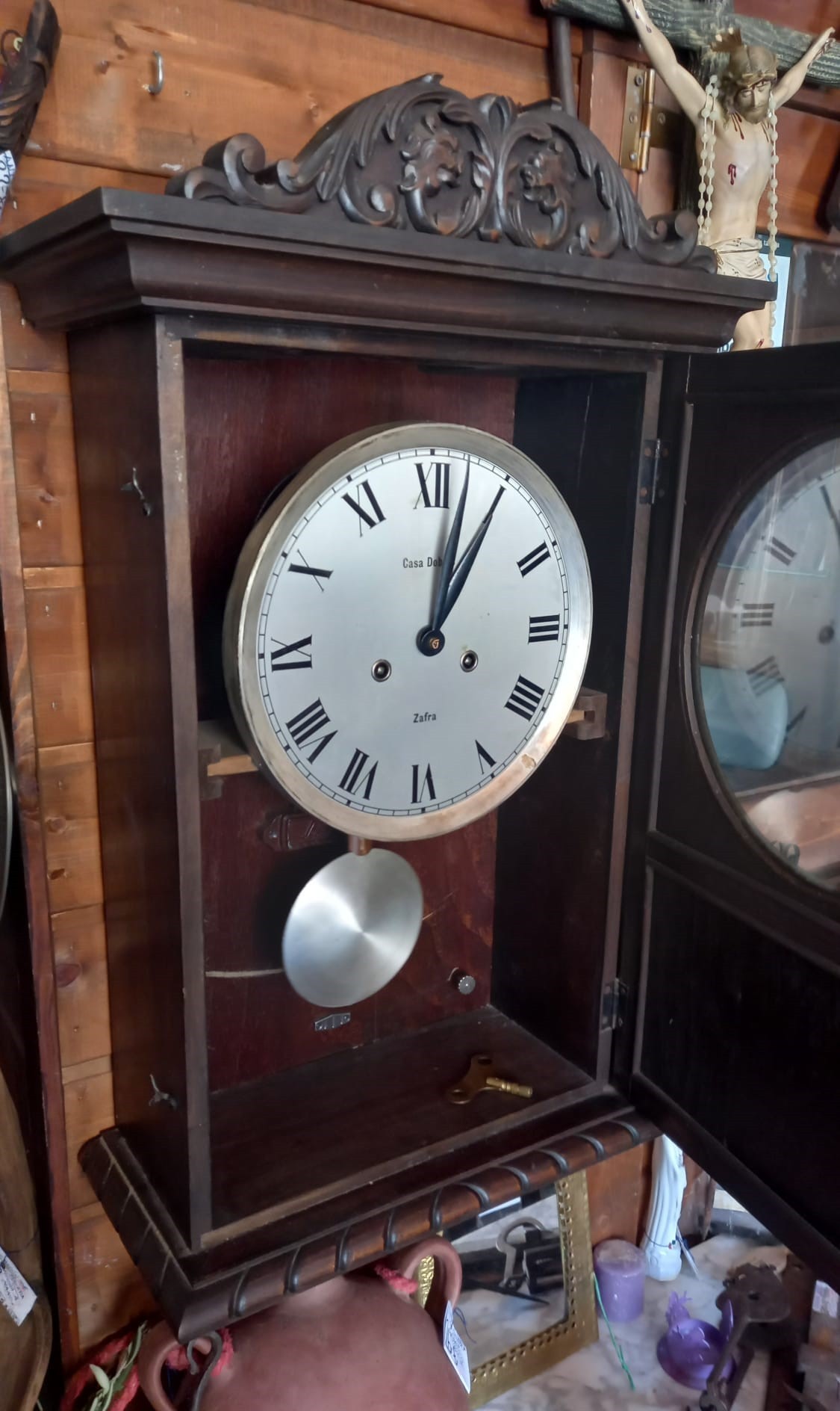 Reloj de pared estilo montañés del siglo XIX de madera tallada 3