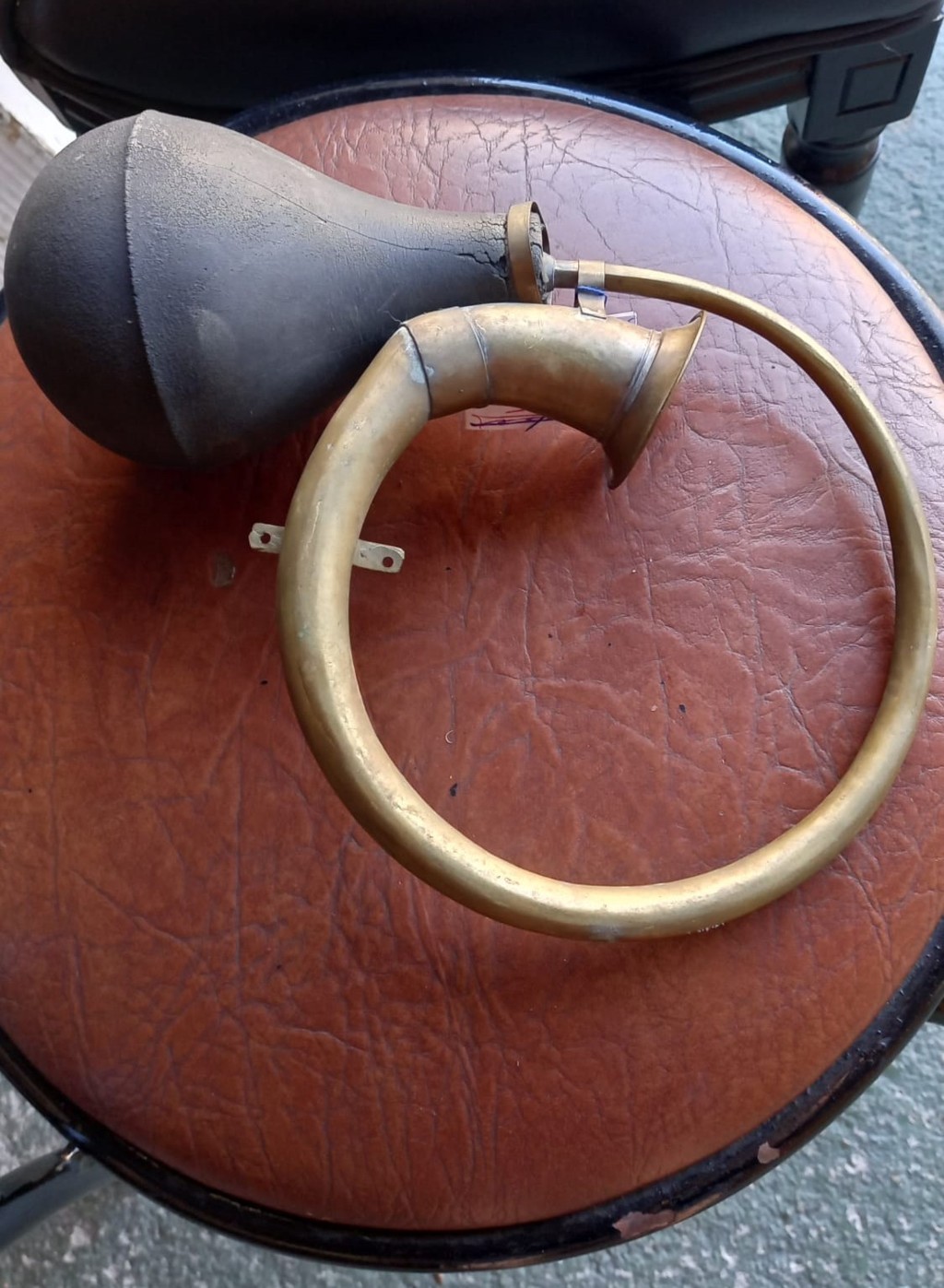 Bocina de latón vintage 3