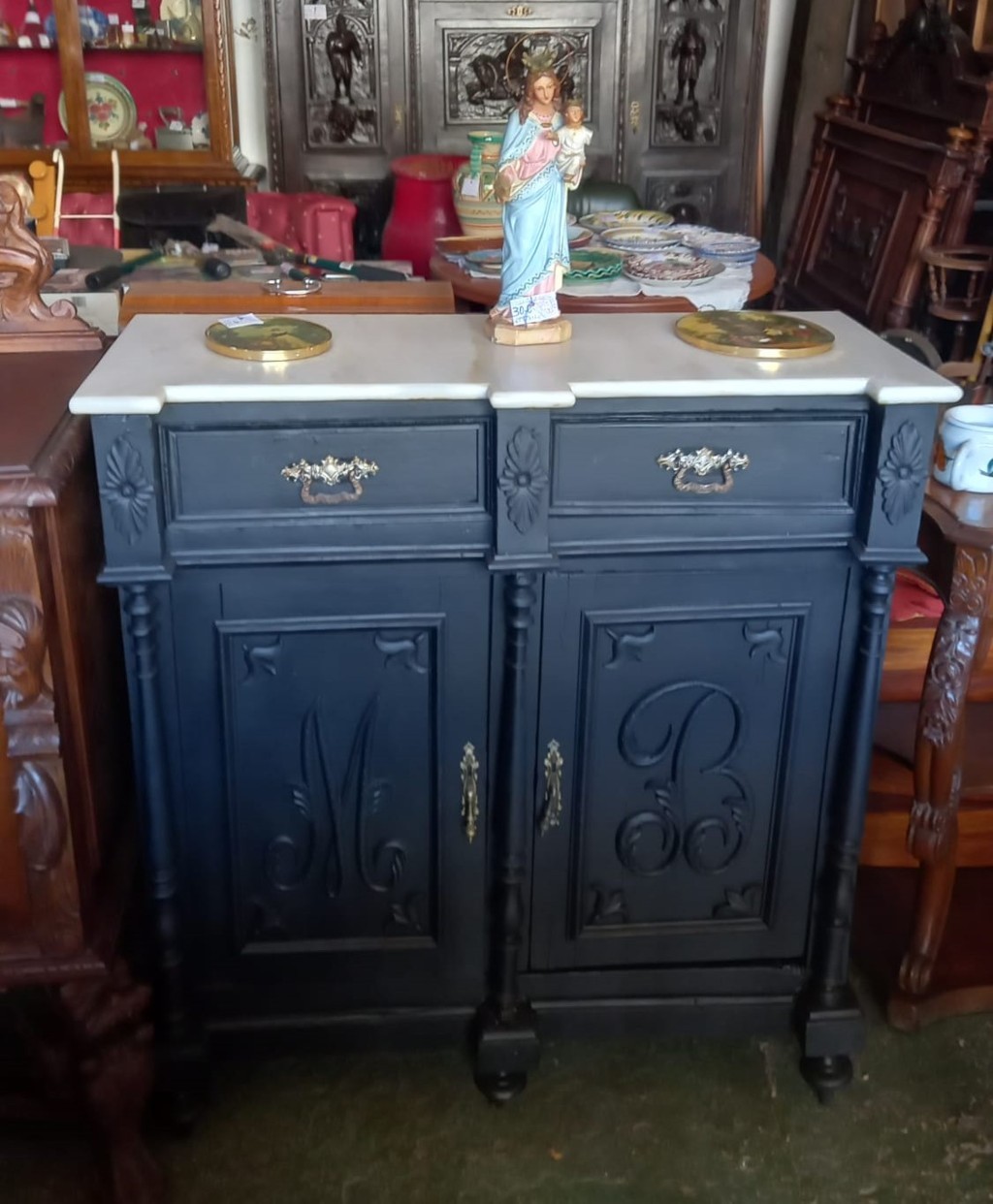 Mueble auxiliar entredós vintage estilo alfonsino con mármol 1