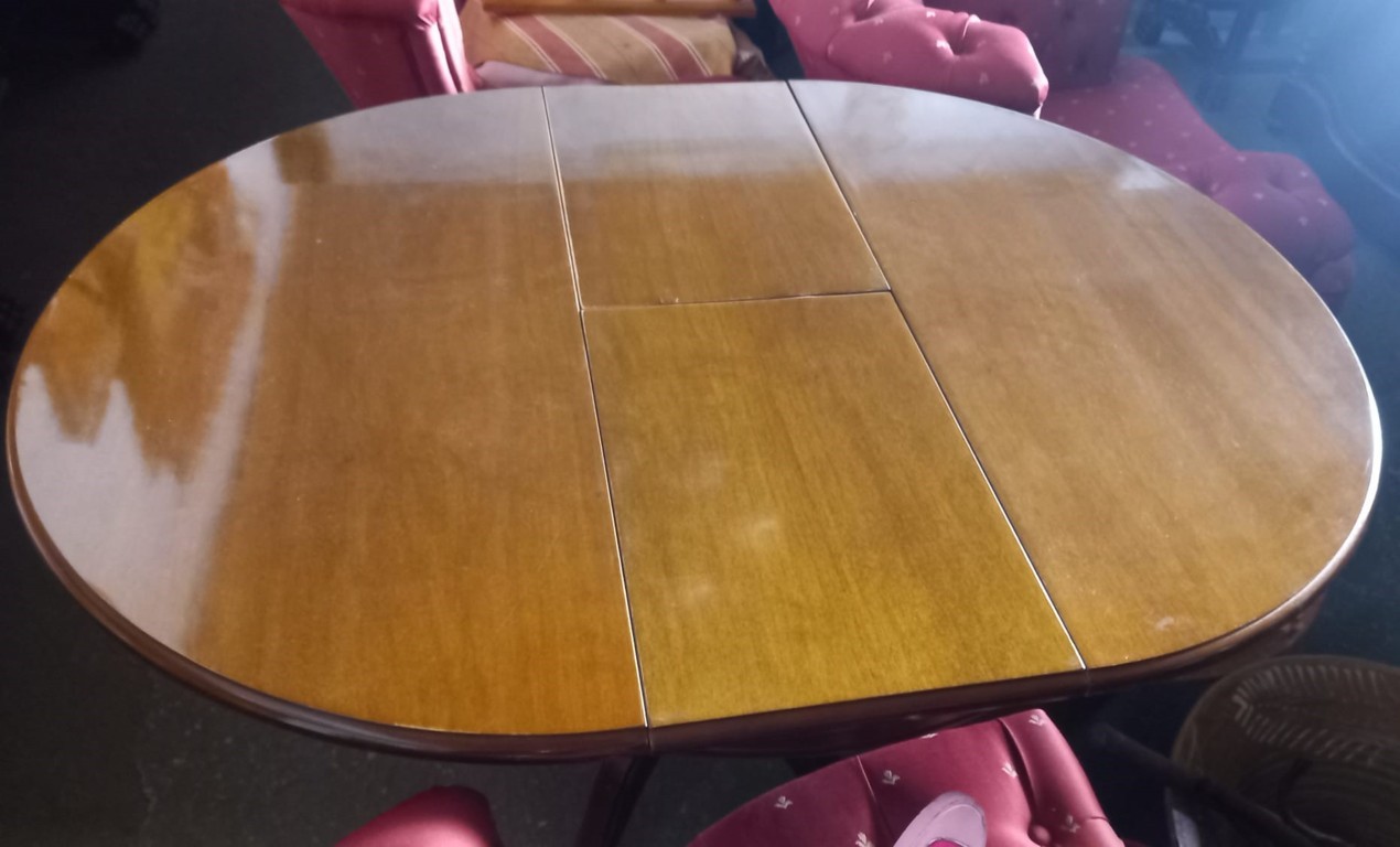 Mesa redonda de madera extensible con pie central como nueva 3