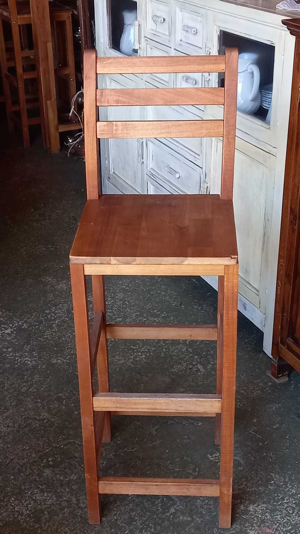 Taburete de madera de acacia rústico 1