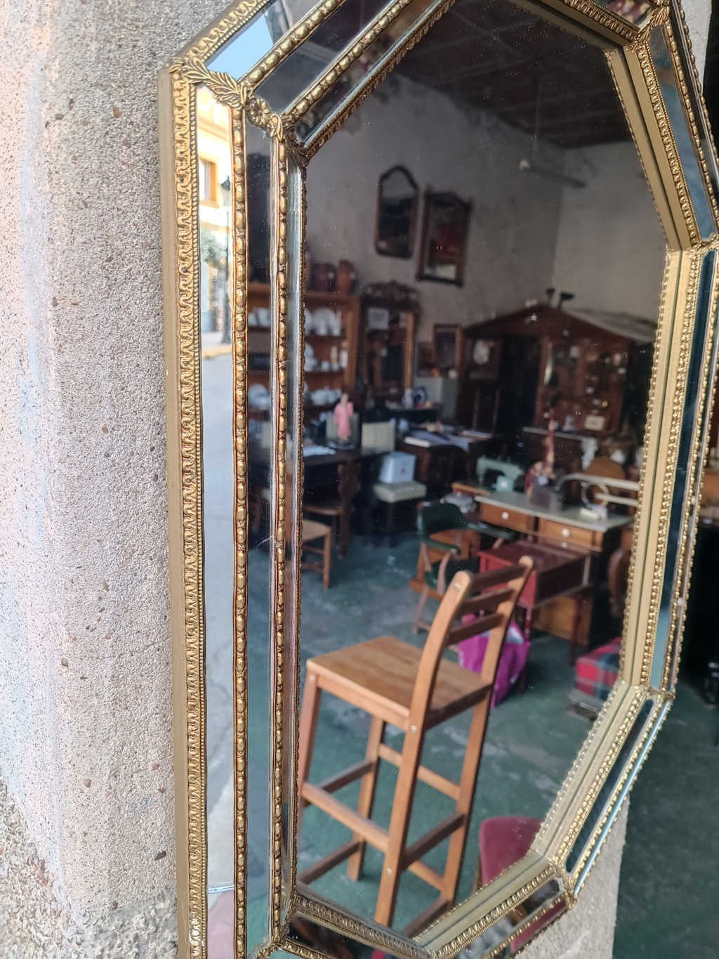 Espejo octogonal con marco de cristal y detalles dorados estilo veneciano 2